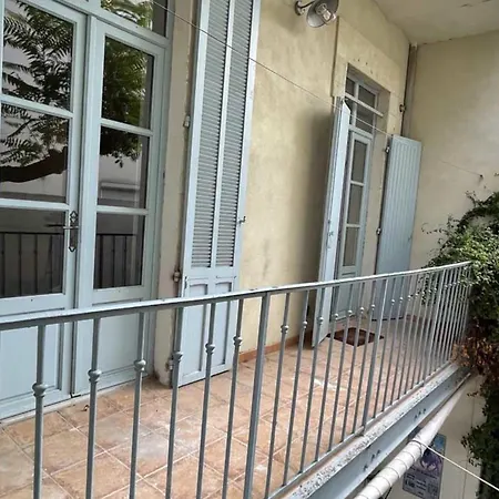 Spacious In For 8 People Nimes