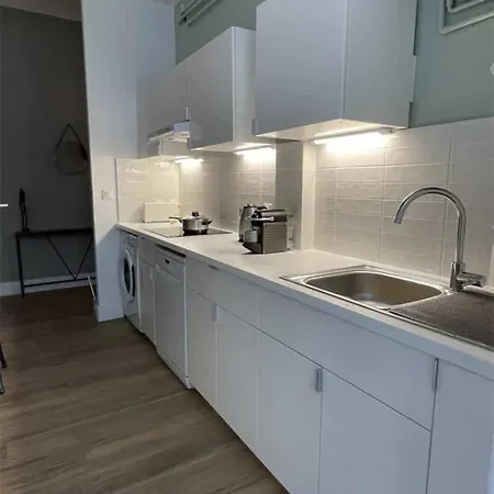 Spacious In For 8 People Apartment *