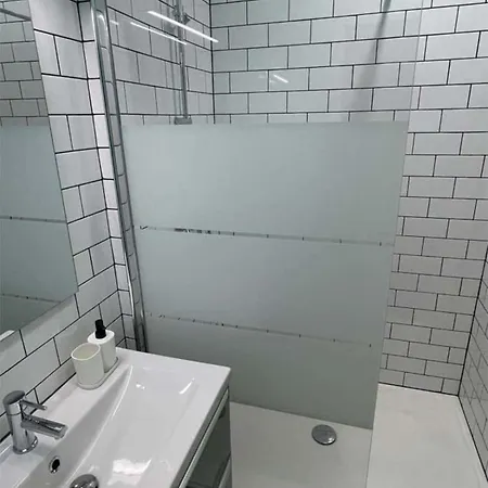 Apartment Spacious In For 8 People *