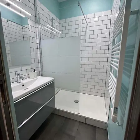 Spacious In For 8 People Nimes