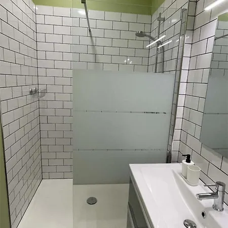 Spacious In For 8 People